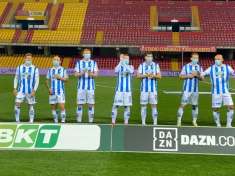 Futbolistas italianos salen a la cancha con mascarillas por temor al coronavirus