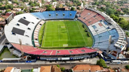 El Estadio Defensores del Chaco completamente vacío