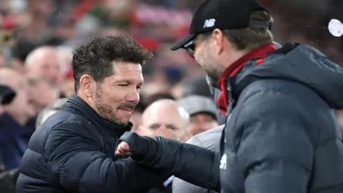 El saludo de los técnicos del Liverpool y Atlético Madrid.