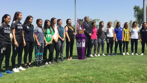 La copa del Campeonato Femenino.
