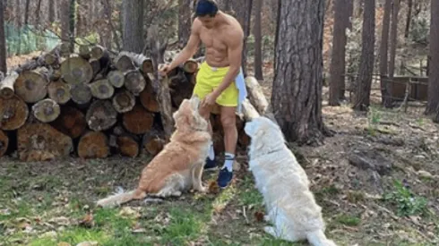 Alexis entrena en su casa por la cuarentena