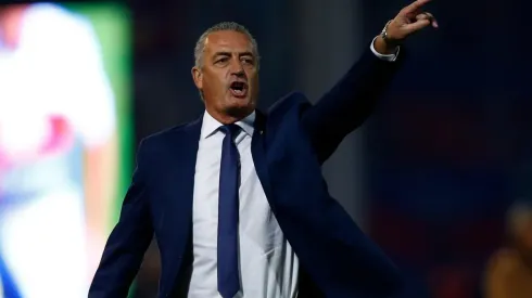 Colo Colo reactivó con todo la negociación por Gustavo Alfaro.