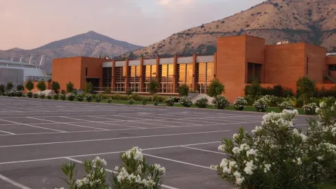 Espacio Riesco se convierte en hospital de emergencia ante un aumento de casos de Coronavirus en Chile.