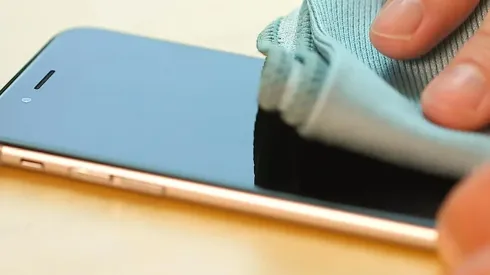 Aprende a desinfectar tu teléfono sin dañarlo