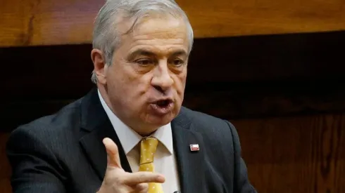 Mañalich insistió en que hay insumos para enfrentar la pandemia