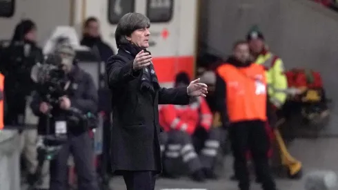 Joachim Löw dirigiendo a Alemania en las Clasificatorias rumbo a Catar 2022