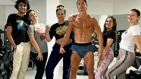 CR7 y su familia en cuarentena.