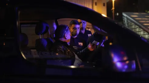 El hombre mintió para violar el toque de queda.