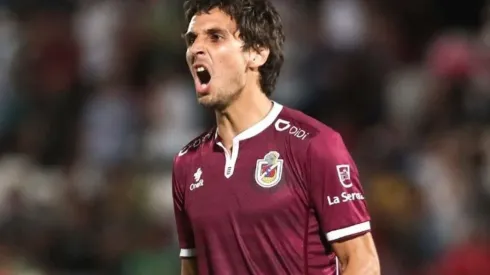 Domínguez critica por redes sociales a mujer con covid-19 sorprendida comprando en un supermercado.