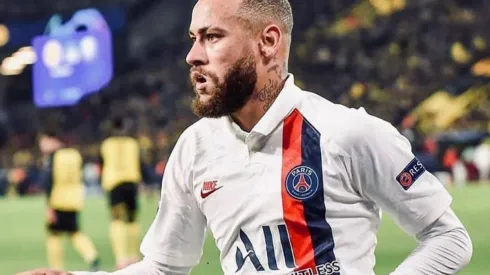 Neymar aclara las fotos junto a sus amigos en plena cuarentena.