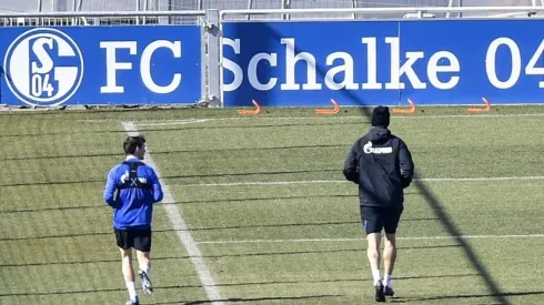 Schalke 04 es el tercer equipo alemán en volver a los entrenamientos en cancha.