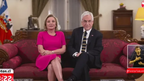 El presidente Piñera y su esposa se dirigieron al país por medio de un mensaje grabado.