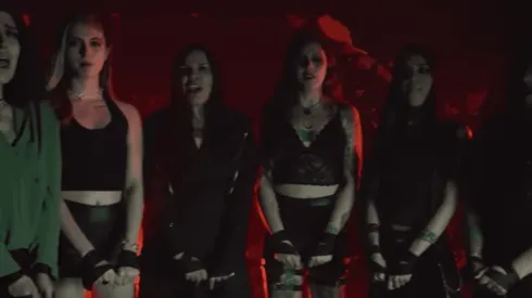 Las integrantes del colectivo VOFEMEX se lucieron con la versión metal de "Un violador en tu camino"