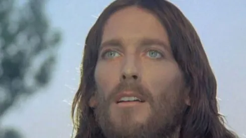 Robert Powell saltó a la fama mundial tras interpretar a Jesús de Nazareth en el telefilme.