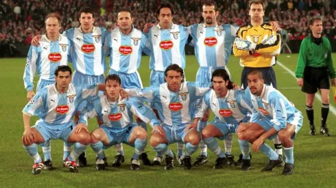 E-QUI-PA-ZO: Sensini, Negro, Mihajlovic, Nesta, Pancaro y Marchegiani; Conceicao, Nedved, Mancini, Salas y Verón