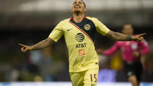 Nicolás Castillo festejando un gol con el América
