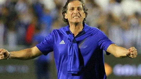 Mario Salas tuvo grandes campañas en Perú con Cristal