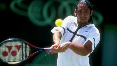 Su Majestad le tiró flores al Chino