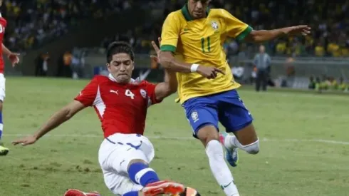 Álvarez jugó ante Brasil su último partido por la Roja.