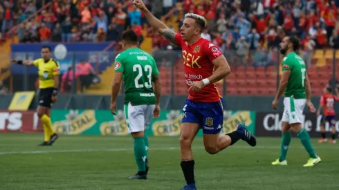 Rafael Aarace anota ante Audax