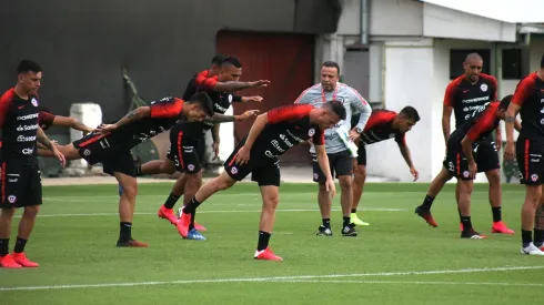 ¿Por qué es importante calentar antes de jugar fútbol?