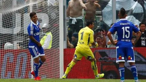 Villar celebrando ante la U