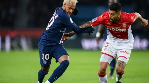 Guillermo Maripán marca a Neymar