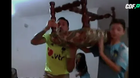 Cereceda festejando el tercer lugar de O'Higgins en certamen virtual