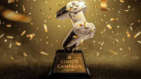 El simbólico trofeo de campeón del Torneo Entel eSports para Curicó Unido.