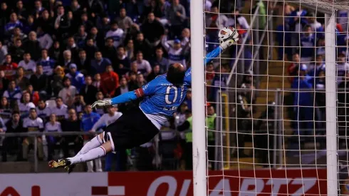 Ceni jugando ante la UC en San Carlos