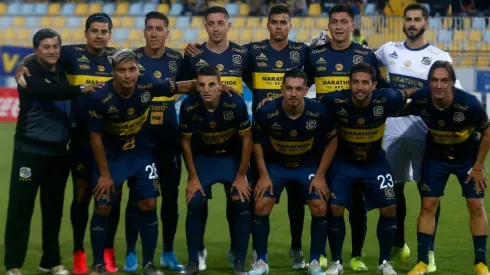Un futbolista del primer equipo de Everton es el primer jugador con el coronavirus en Chile.