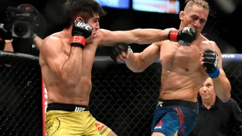 Vicente Luque destrozó el rostro de Niko Price en el UFC 249