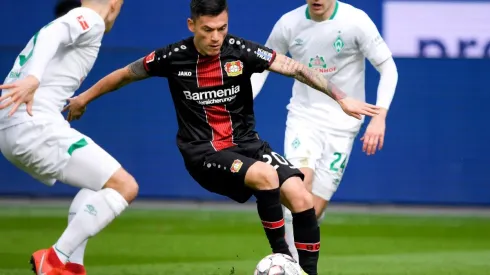 Charles vuelve a la cancha.