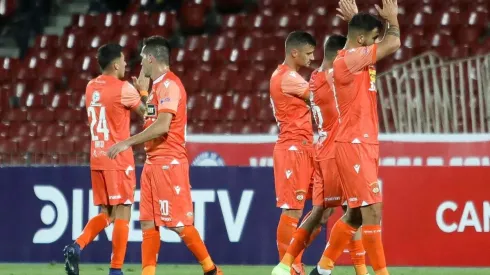 Cobreloa anuncia acuerdo con su plantel en la rebaja de salarial.