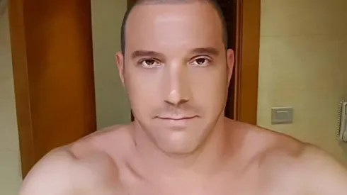 Julián Elfenbein sigue a cargo de "Pasapalabra" en Chilevisión.