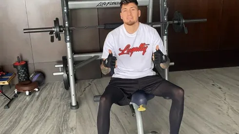 Castillo comparte video realizando trabajos con balón.