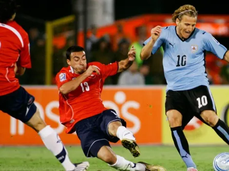 Forlán sobre Chile: "Se da esa pica competitiva donde quieres ganar sí o sí"