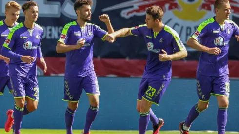 El festejo de codos del Friburgo