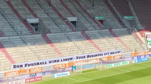 Cuelgan banderas en los estadios criticando el regreso de la Bundesliga.