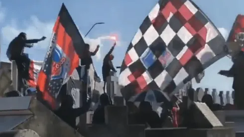 Los hinchas en el cementerio