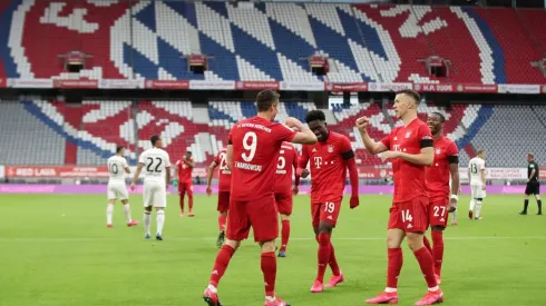 Los jugadores del Bayern Munich festejan uno de los goles frente al Eintracht Frankfurt