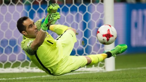 Claudio Bravo llora la partida de une ex cocinero de la Roja