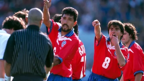 Clarence Acuña junto a Pedro Reyes ante Italia en el Mundial