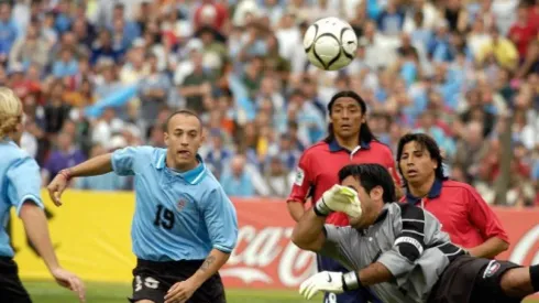 El partido de la locura que se disputó en el Estadio Centenario en 2003