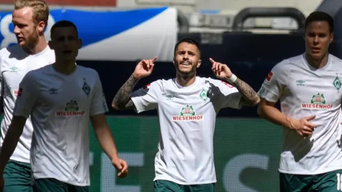 Leonardo Bittencourt festeja su golazo ante el Schalke 04