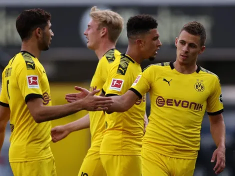 Dortmund aplasta al Paderborn y se mantiene como escolta del Bayern