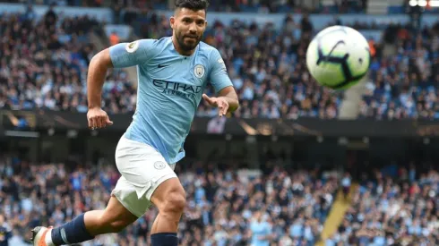 La Premier League busca introducir pausas obligatorias para beber agua y evitar la deshidratación de los jugadores debido a las altas temperaturas