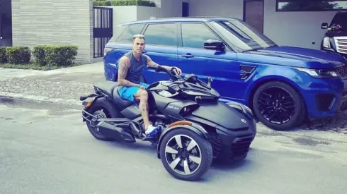 El lujoso buggy de Eduardo Vargas