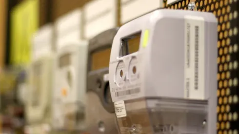 El horario de invierno implicará aumento en la cuenta de la luz.