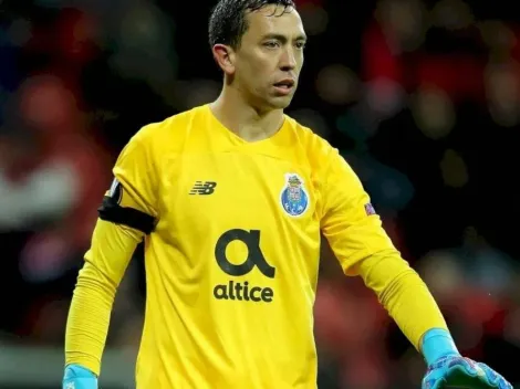 Video: Arquero del Porto comete grosero error en el regreso del fútbol en Portugal